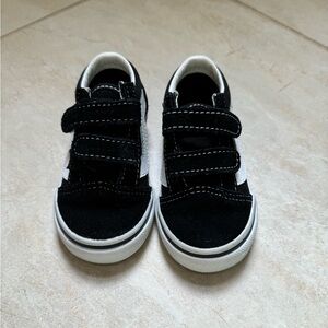 Toddler Black Vans Sneakers